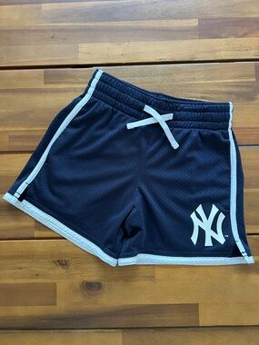Genuine Merchandise Yankees shorts- Abercrombie kids